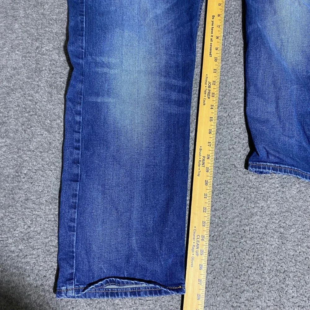 Levis levi 569